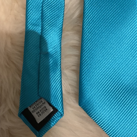 Men’s Tie - Picture 3 of 5